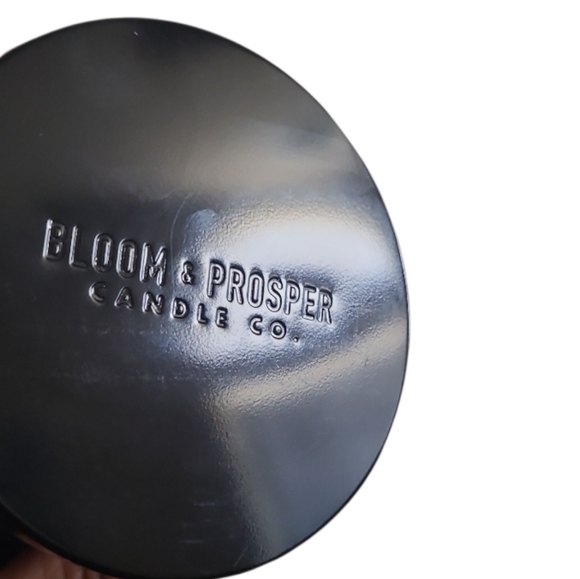 Bloom & Prosper Sandalwood Candle - 8.2oz - Picture 4 of 5